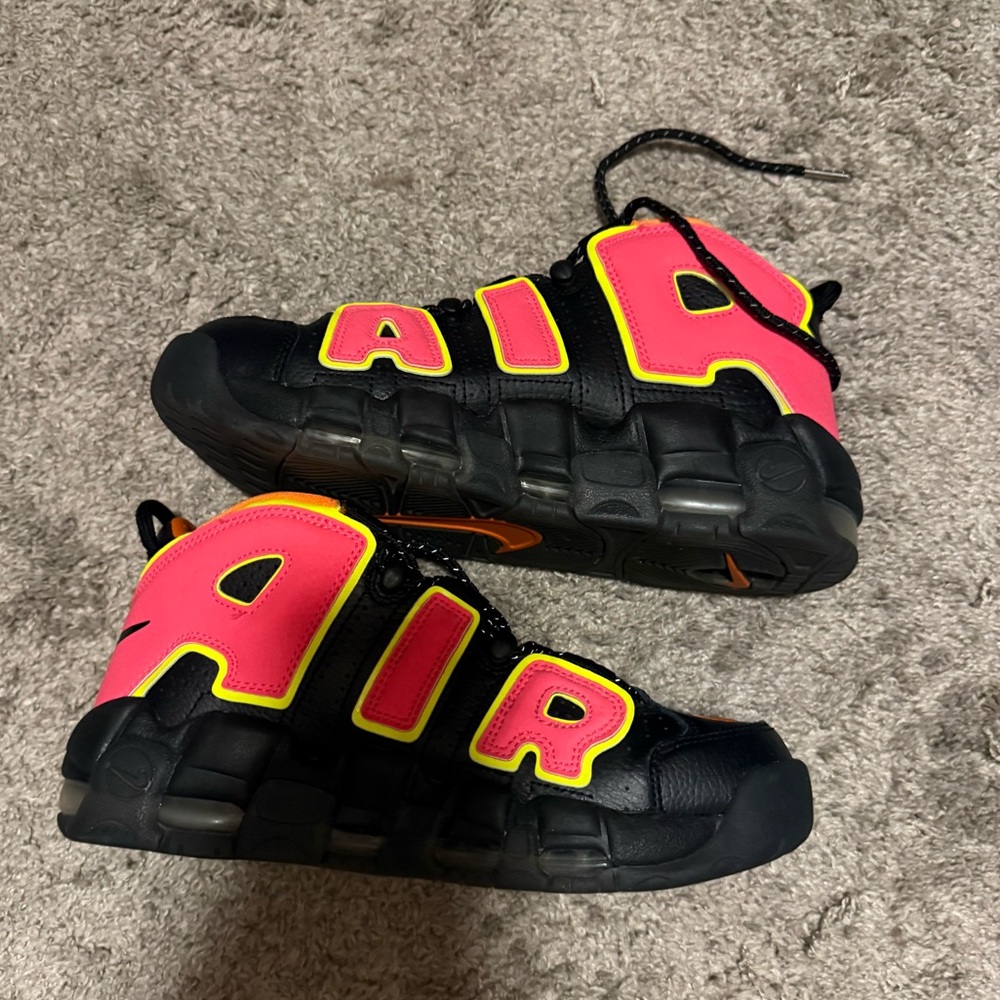 Women's Nike air more uptempo size 8.5